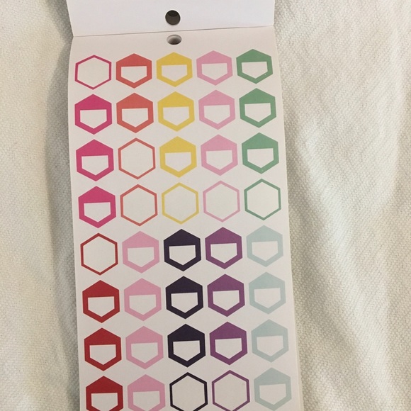 Trendsetter Stickerbook - Picture 4 of 4